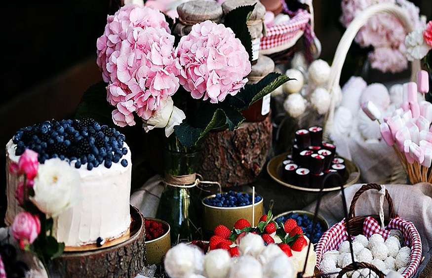 Tips and advice on how to design a dessert table